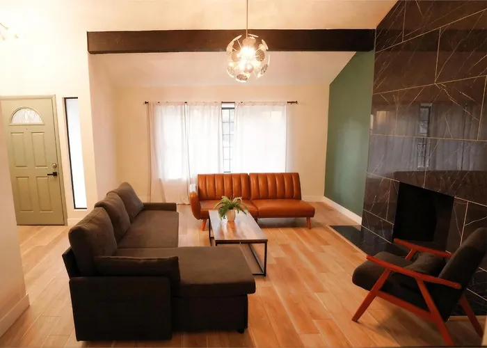 5Min To Strip Newly Renovated Luxury Villa With Pool